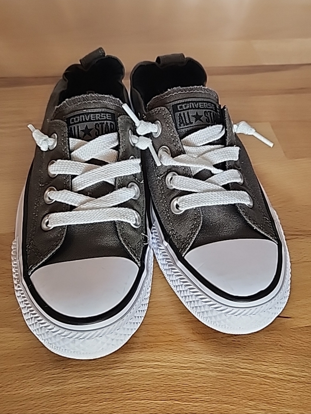 Converse Shoreline Slip On Sneakers Women 7 Gray Low Top Casual Preppy Normcore